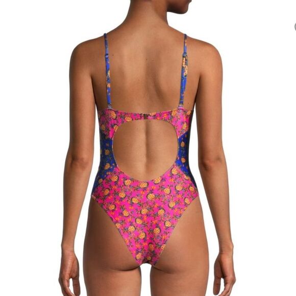 NWT FARM RIO
Fruit Dots' Bi Printed One Piece Swimsuit size Large - Picture 2 of 5